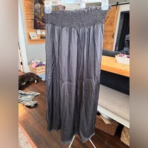 Aerie women’s satin midi skirt with slit - size small